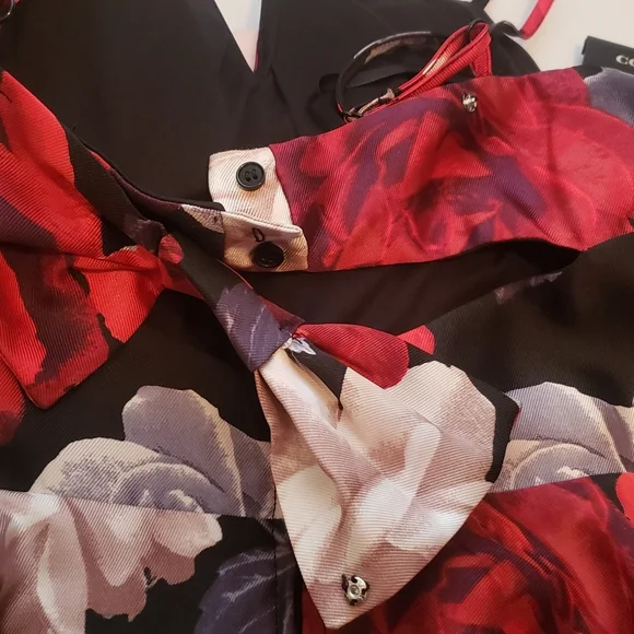 NWT 13 Trixxi Juniors Fit -Flare Red Black white Dress Floral Print - Picture 11 of 14